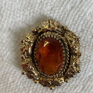 Vintage Beautiful Costume Gold Tone Brooch with Amber Stone